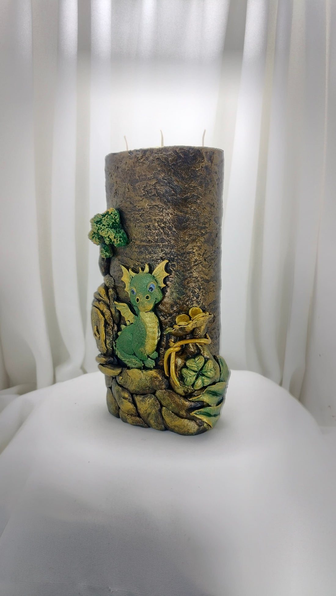 Pillar of Lucky Dragon