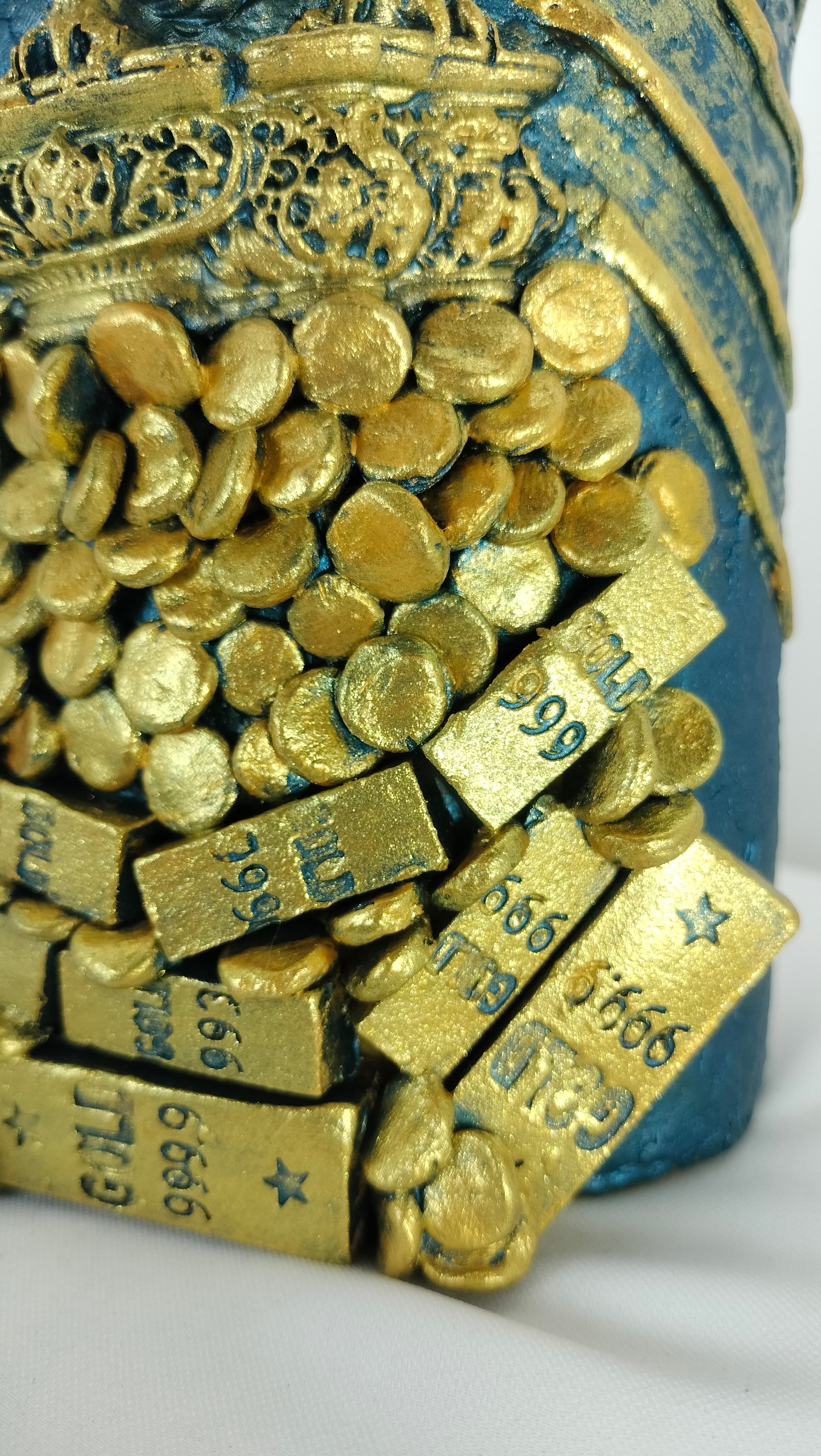 Pillar Candle Dragon of Wealth