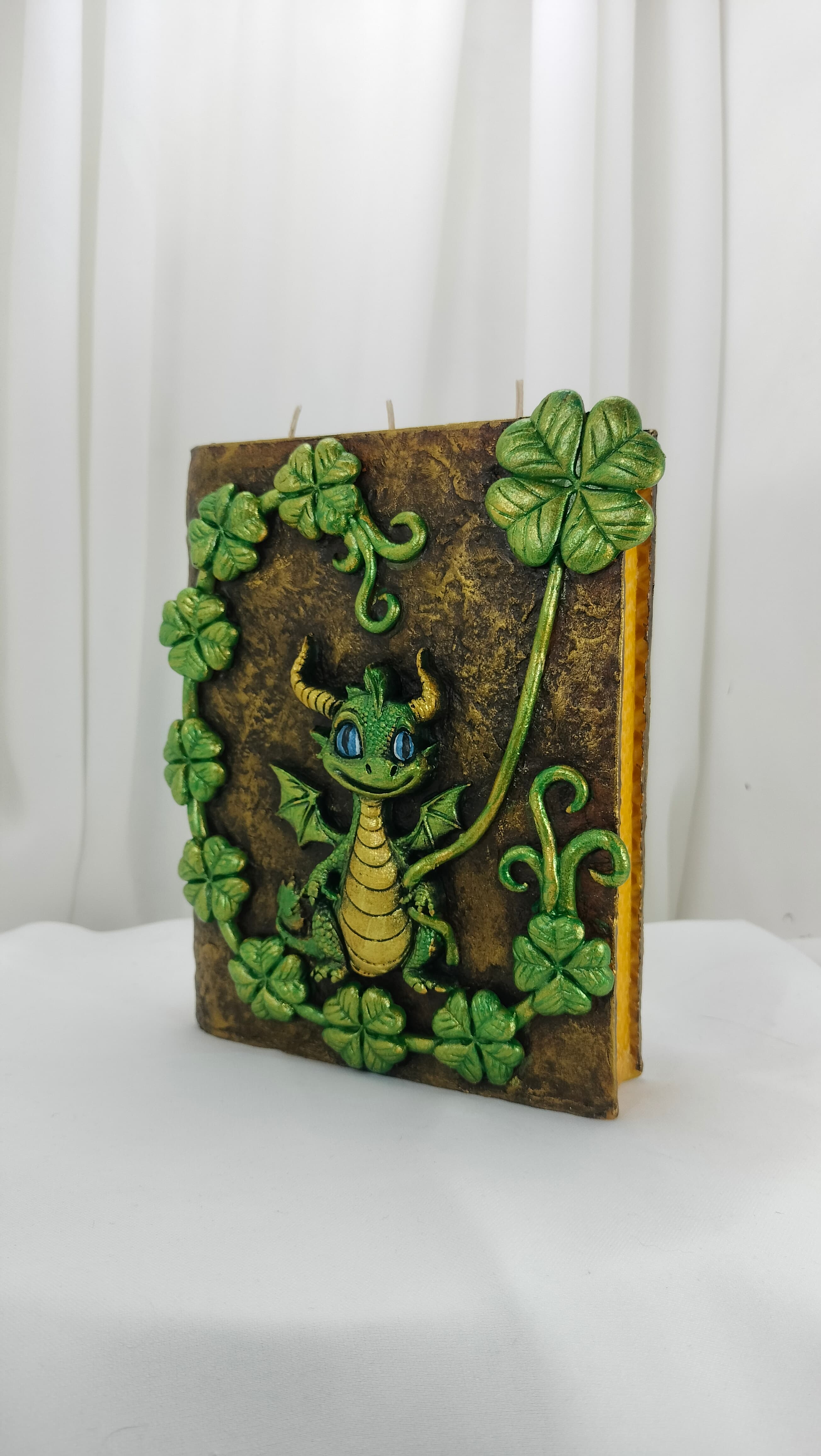 Book of Lucky Dragon