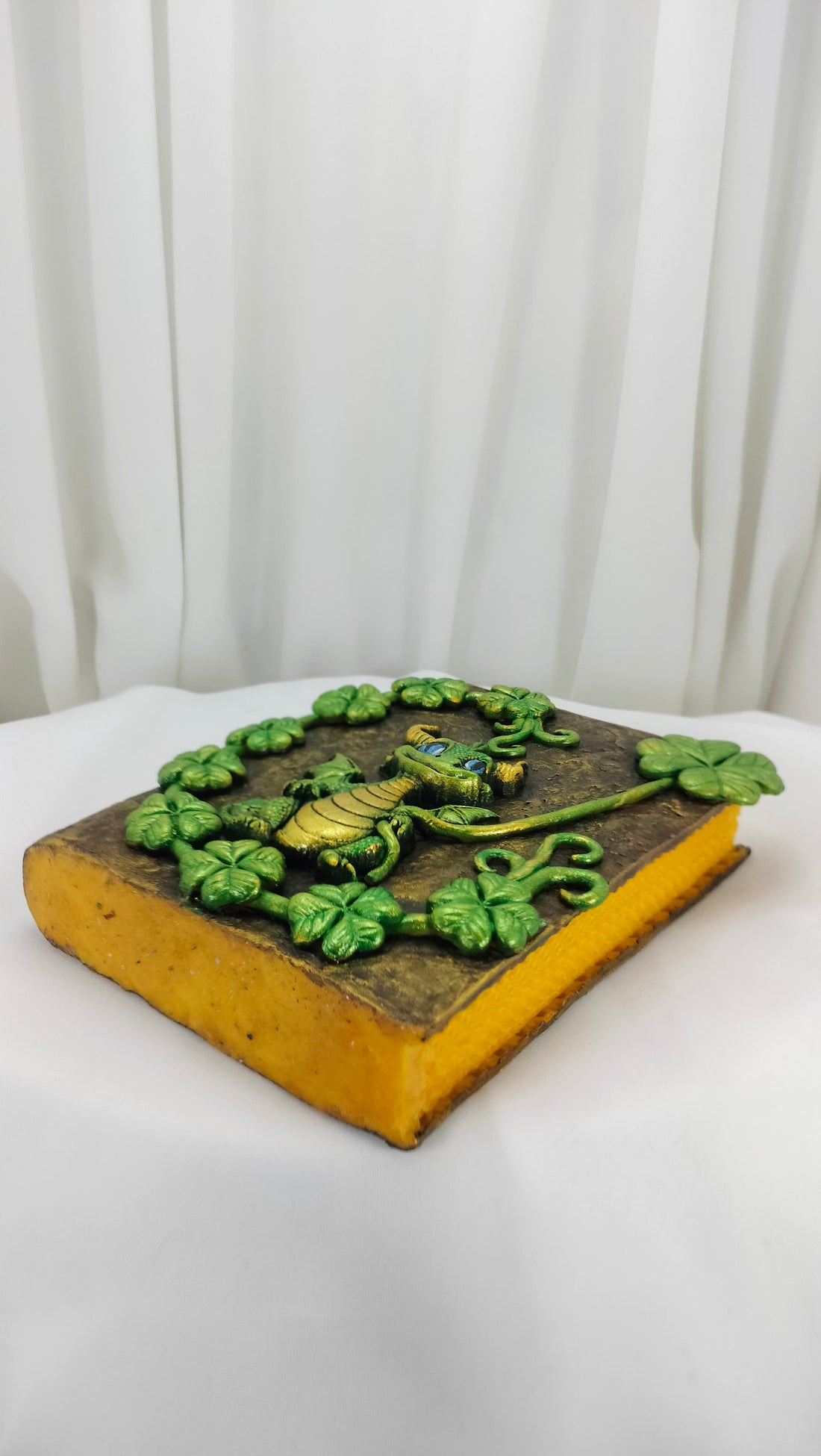 Book of Lucky Dragon