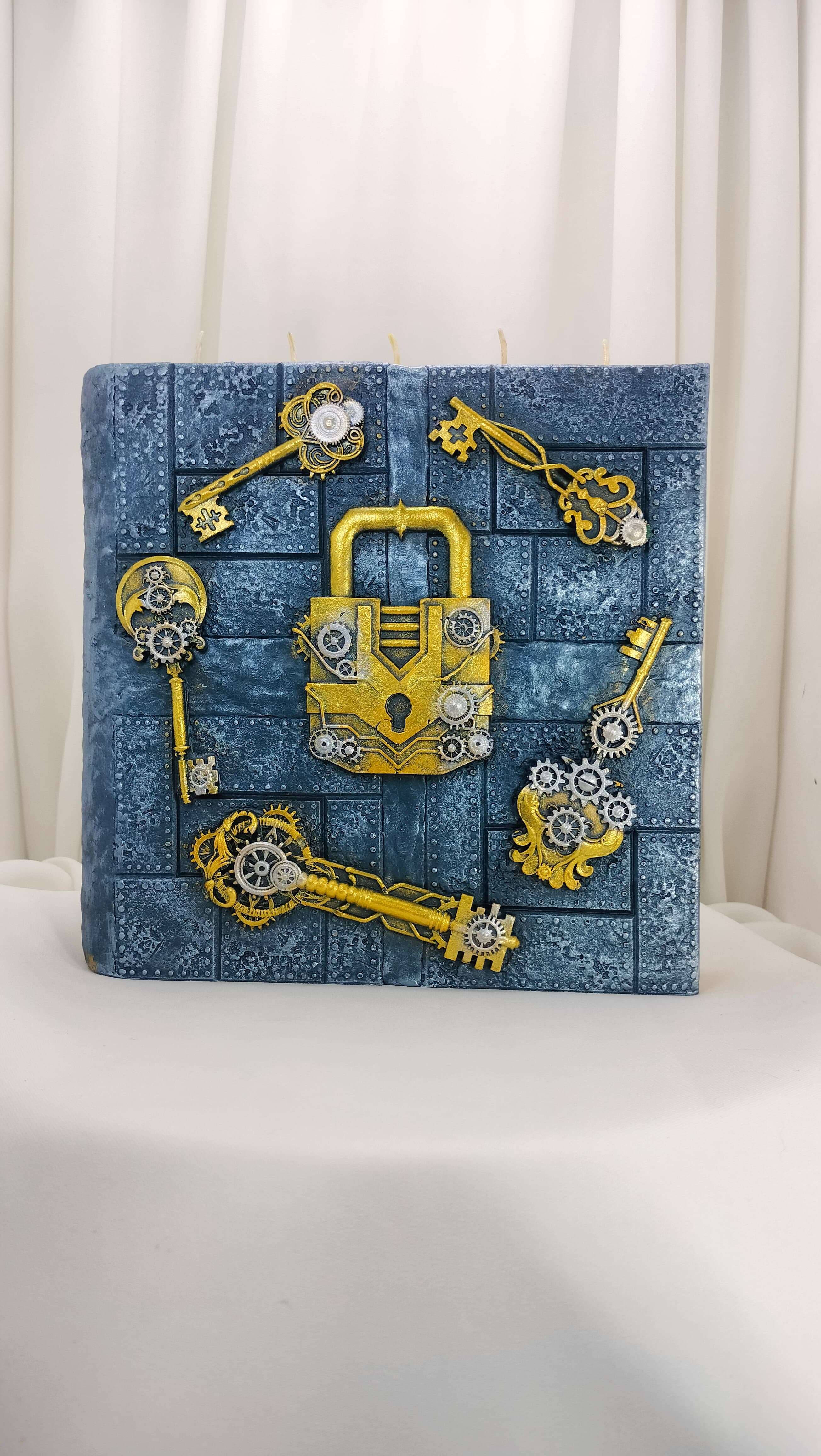 Book Mechanical Keys