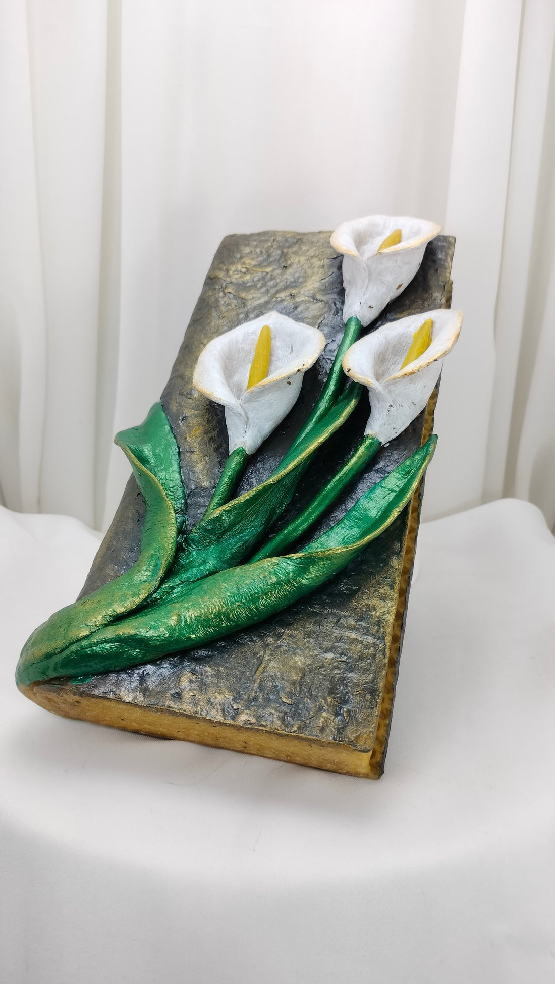 Book of Milky Flowers