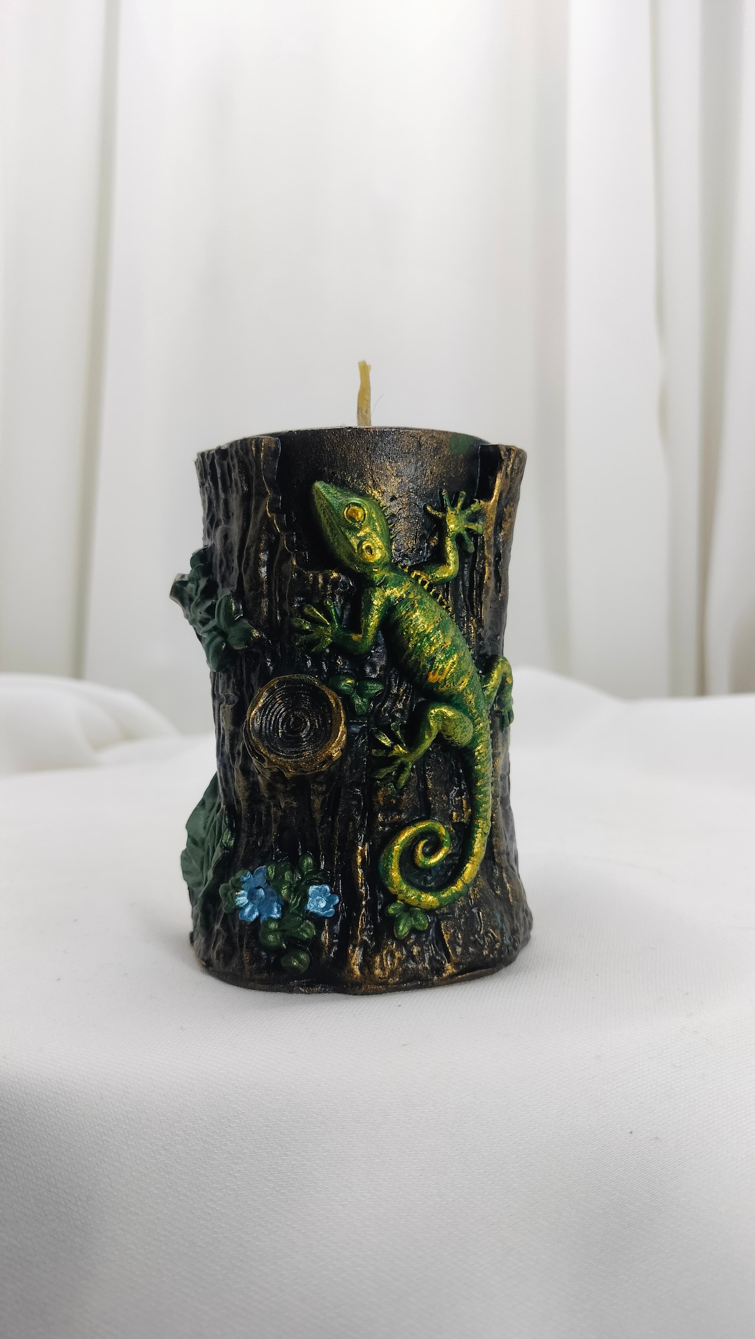 Lizard Familiar Candle