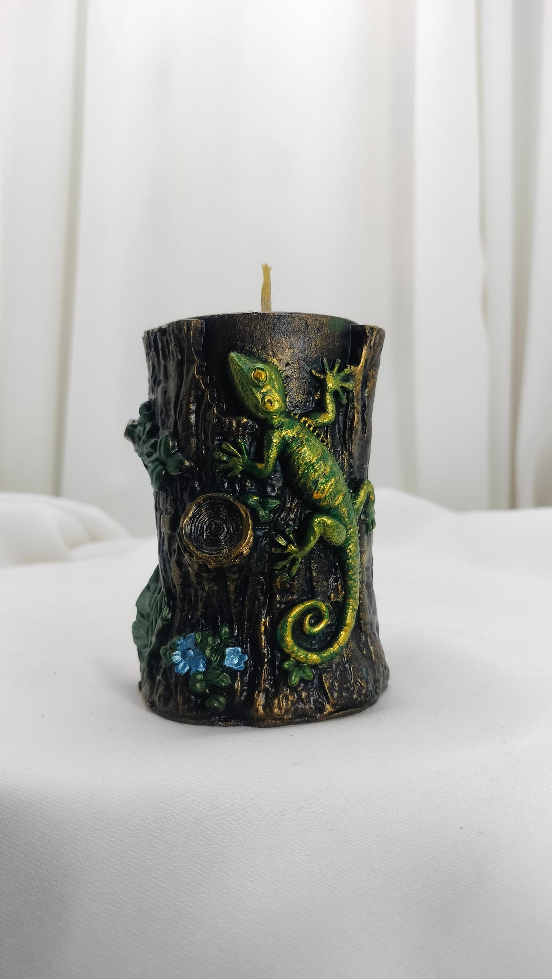 Lizard Familiar Candle