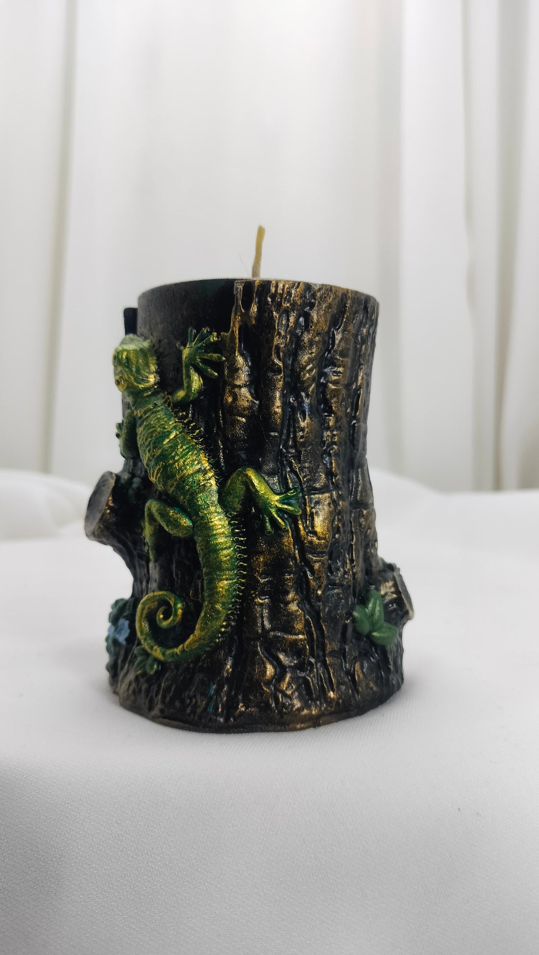 Lizard Familiar Candle